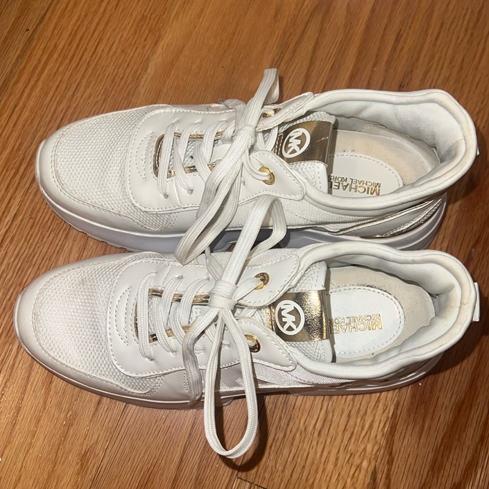 Michael Kors Women’s Muse Trainers - Picture 2 of 10